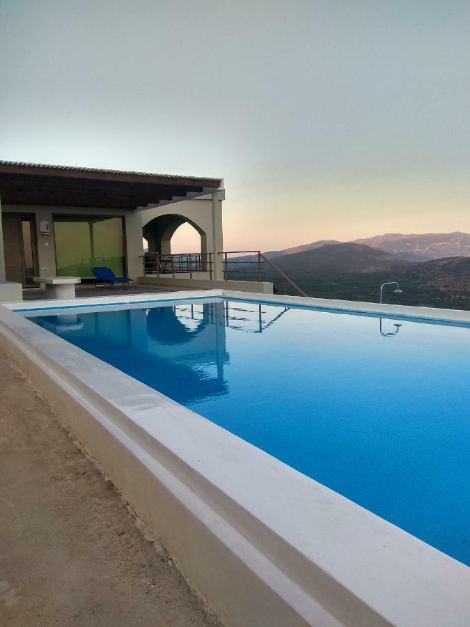 Villa Gusta Tholos  Extérieur photo